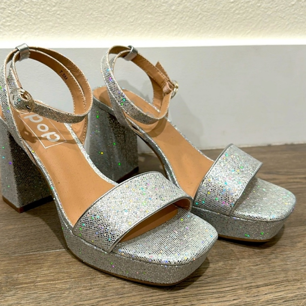 Silver * Ankle strap * Block Heel * Sz 8 New In Box